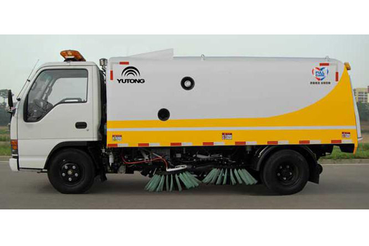 Yutong electric road sweeper city streets UAE